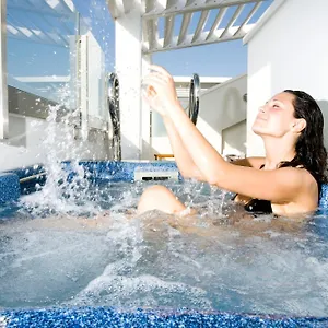 4* Hotell Club House